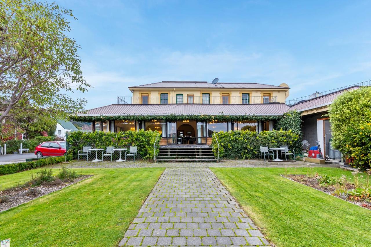 The Grand Hotel & Bar - Akaroa Exterior foto